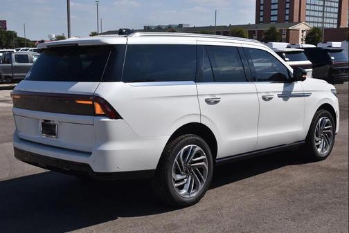 2025 Lincoln Navigator Reserve