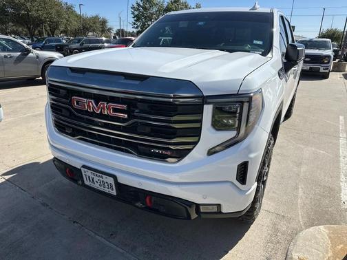 2023 GMC Sierra 1500 AT4