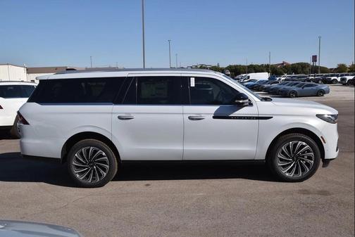 2025 Lincoln Navigator Black Label