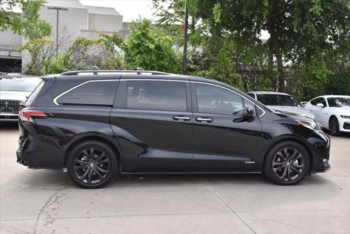 2021 Toyota Sienna XSE 7 Passenger
