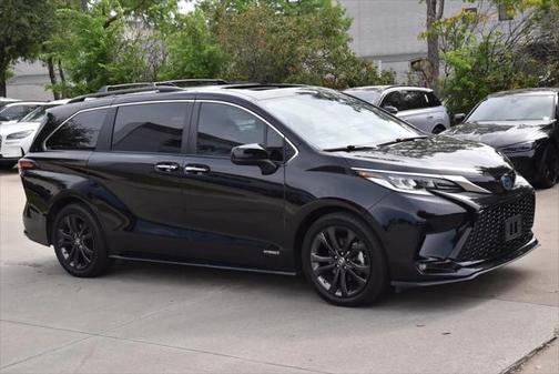 2021 Toyota Sienna XSE 7 Passenger