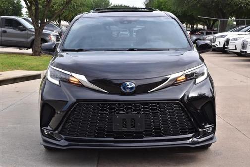 2021 Toyota Sienna XSE 7 Passenger
