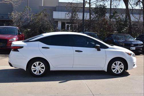 2020 Nissan Versa 1.6 S