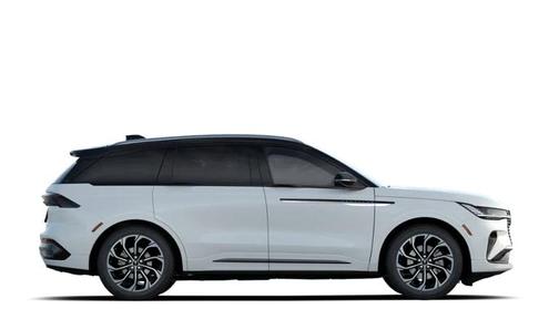 White Platinum Metallic Tri-Coat 2026 Lincoln Nautilus Reserve