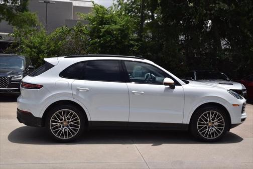 2023 Porsche Cayenne Platinum Edition