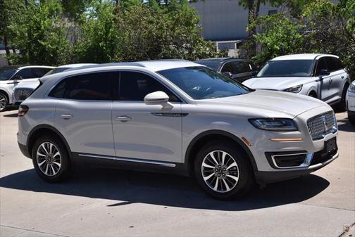 2020 Lincoln Nautilus Standard