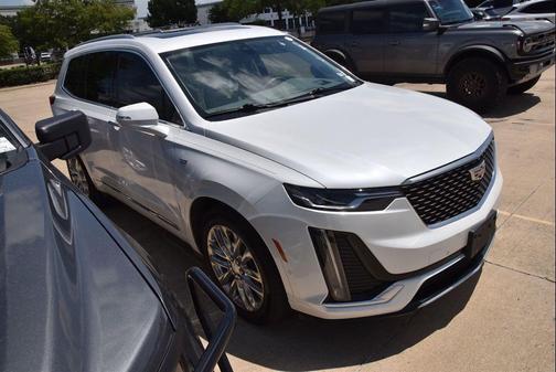 Crystal White Tricoat 2022 Cadillac XT6 Premium Luxury FWD