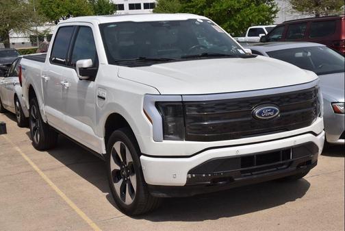 Star White Metallic Tri-Coat 2023 Ford F-150 Lightning Platinum