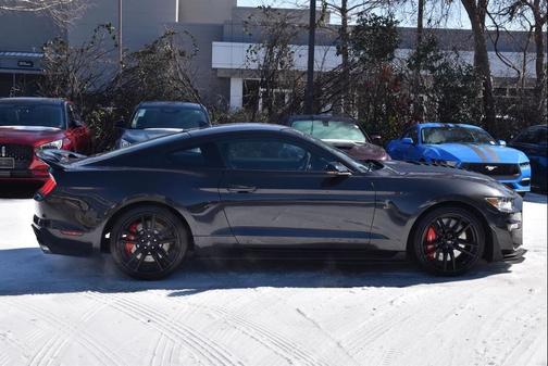 2022 Ford Shelby GT500 Base