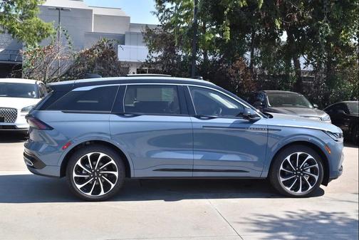 2025 Lincoln Nautilus Black Label