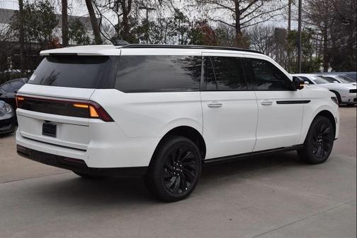 2025 Lincoln Navigator Reserve