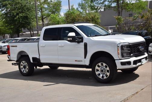 Oxford White 2023 Ford F-250 Lariat