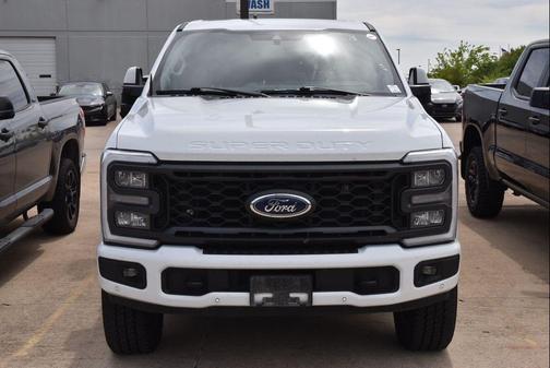 Oxford White 2023 Ford F-250 Lariat