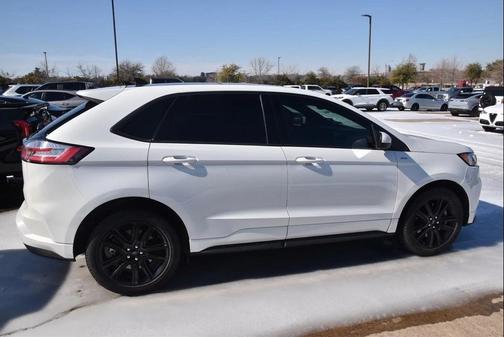 2022 Ford Edge ST Line