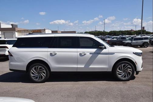 2025 Lincoln Navigator Reserve
