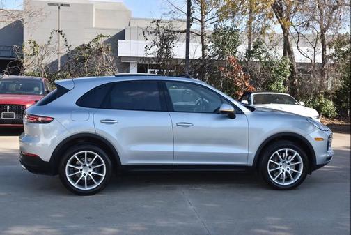 2023 Porsche Cayenne Platinum Edition