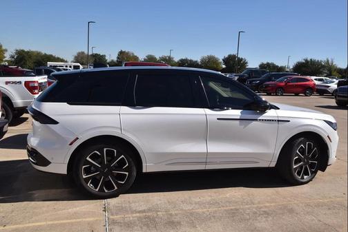 2024 Lincoln Nautilus Reserve