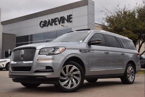 Silver Radiance Metallic Clearcoat 2023 Lincoln Navigator Reserve