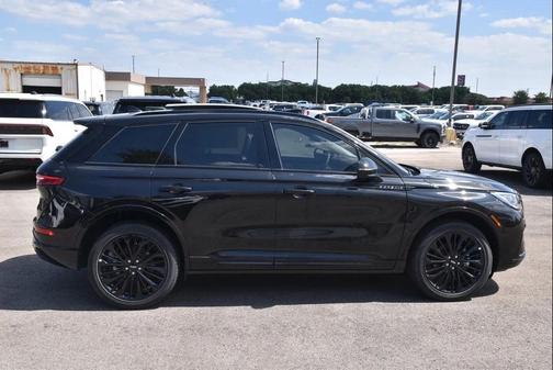 2025 Lincoln Corsair Premiere