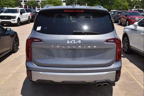 Everlasting Silver 2023 Kia Telluride S