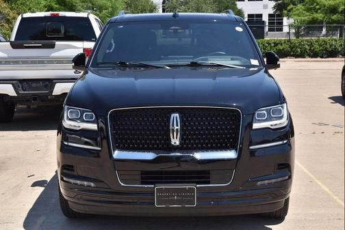 Infinite Black Metallic Clearcoat 2024 Lincoln Navigator Reserve