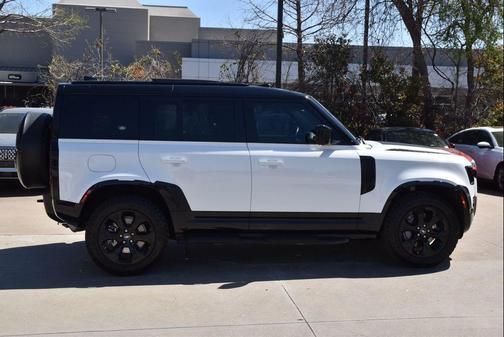 2023 Land Rover Defender 110 X-Dynamic SE