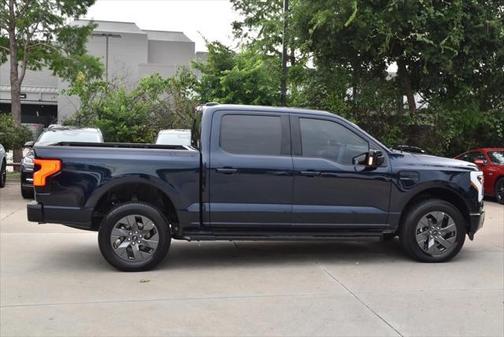 2023 Ford F-150 Lightning LARIAT