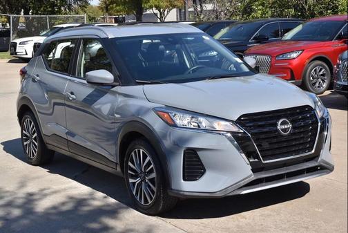 2022 Nissan Kicks SV