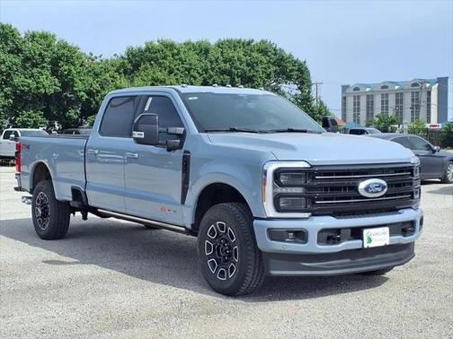 2025 Ford F-350 Platinum