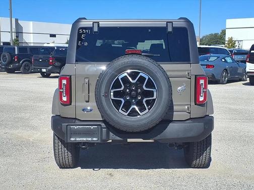 2025 Ford Bronco Outer Banks