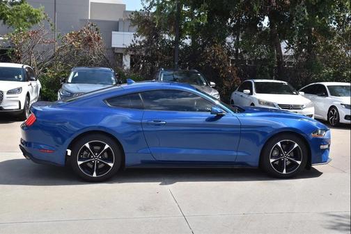 2022 Ford Mustang EcoBoost