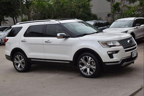 White Platinum Tri-Coat 2019 Ford Explorer Platinum