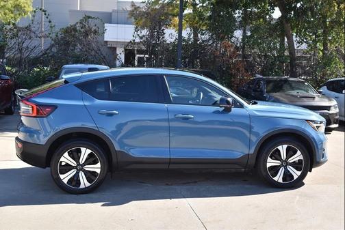 2023 Volvo C40 Recharge Pure Electric Twin Plus