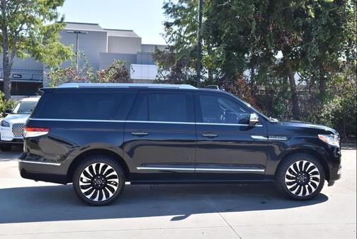 2022 Lincoln Navigator Black Label