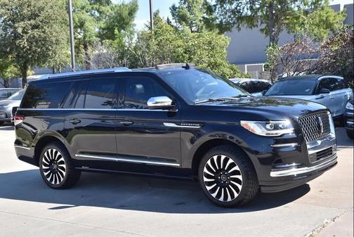 2022 Lincoln Navigator Black Label