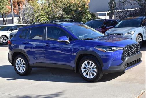 2024 Toyota Corolla Cross LE