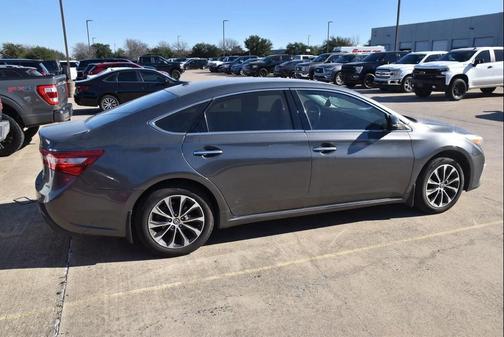 2018 Toyota Avalon Hybrid XLE Premium