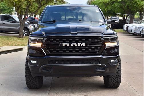 Diamond Black Crystal Pearlcoat 2022 RAM 1500 Big Horn/Lone Star
