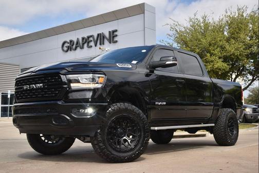 Diamond Black Crystal Pearlcoat 2022 RAM 1500 Big Horn/Lone Star