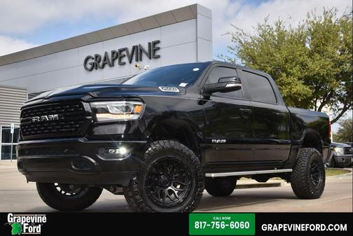 Diamond Black Crystal Pearlcoat 2022 RAM 1500 Big Horn/Lone Star