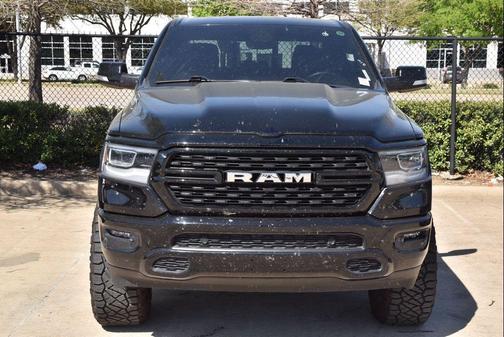 Diamond Black Crystal Pearlcoat 2022 RAM 1500 Big Horn/Lone Star