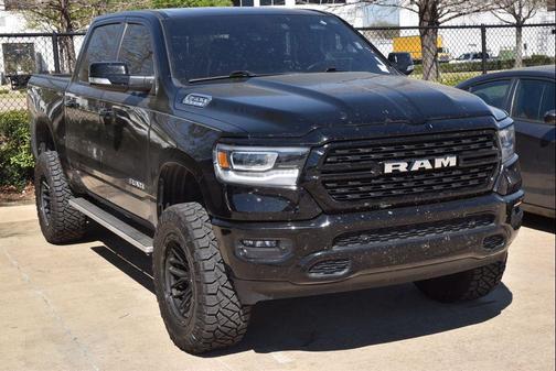 Diamond Black Crystal Pearlcoat 2022 RAM 1500 Big Horn/Lone Star