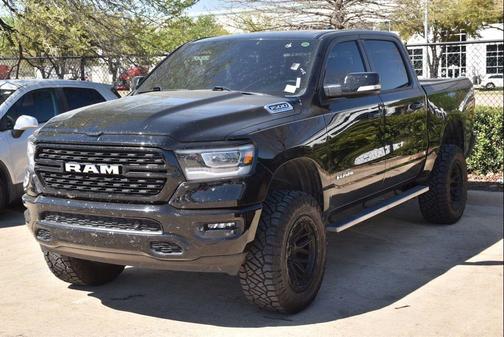Diamond Black Crystal Pearlcoat 2022 RAM 1500 Big Horn/Lone Star