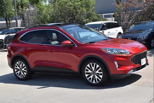 2022 Ford Escape Titanium