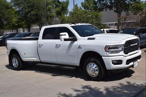 2024 RAM 3500 Laramie Crew Cab 4x4 8' Box