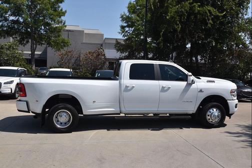 2024 RAM 3500 Laramie Crew Cab 4x4 8' Box
