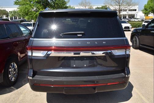 Starlight Gray Metallic Premium Colorant 2024 Lincoln Navigator Reserve
