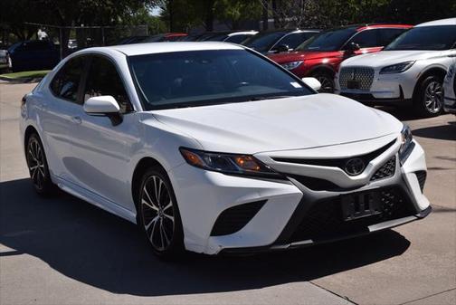 2018 Toyota Camry SE