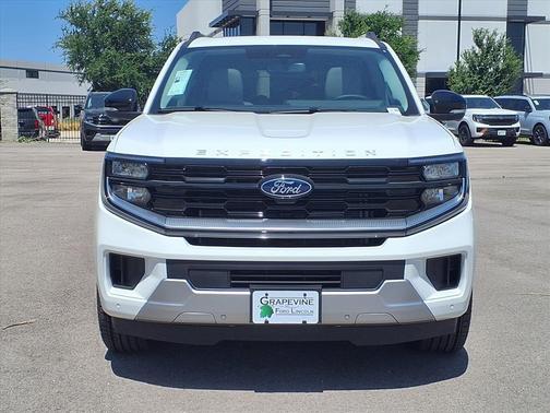 Star White Metallic Tri-Coat 2026 Ford Expedition Platinum
