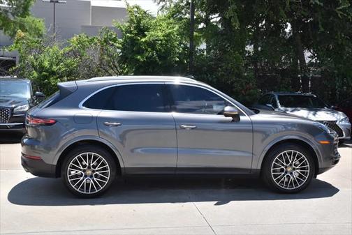 2023 Porsche Cayenne S